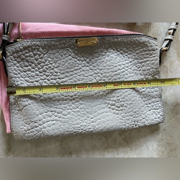 ⭐️BURBERRY Chichester Leather Embossed Crossbody⭐️ - Picture 10 of 13